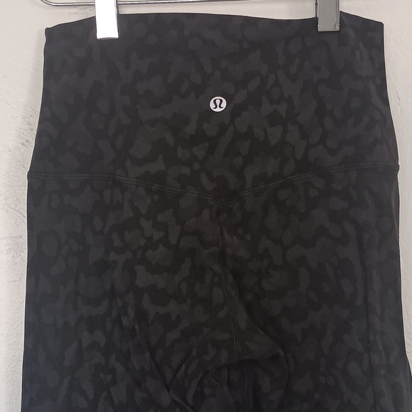 lululemon athletica Align Leopard Camo Women's Leggings - Picture 2 of 8